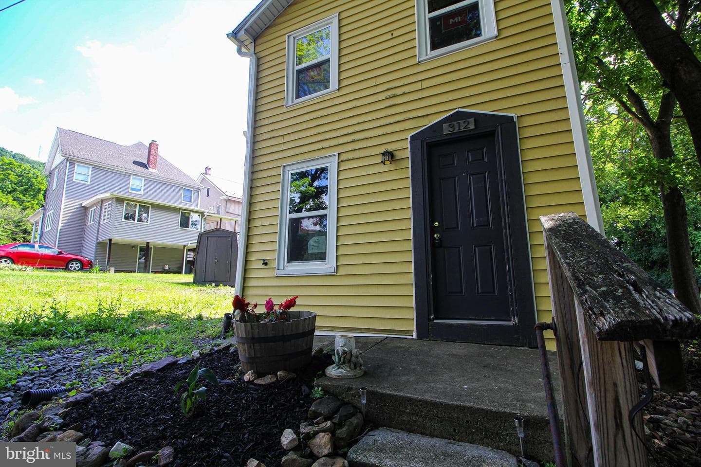 312 Plane Street photo 3