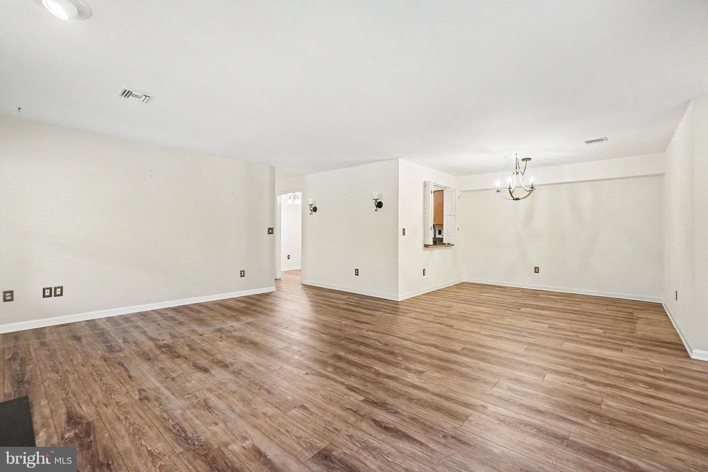 515 Roslaire Drive photo 9