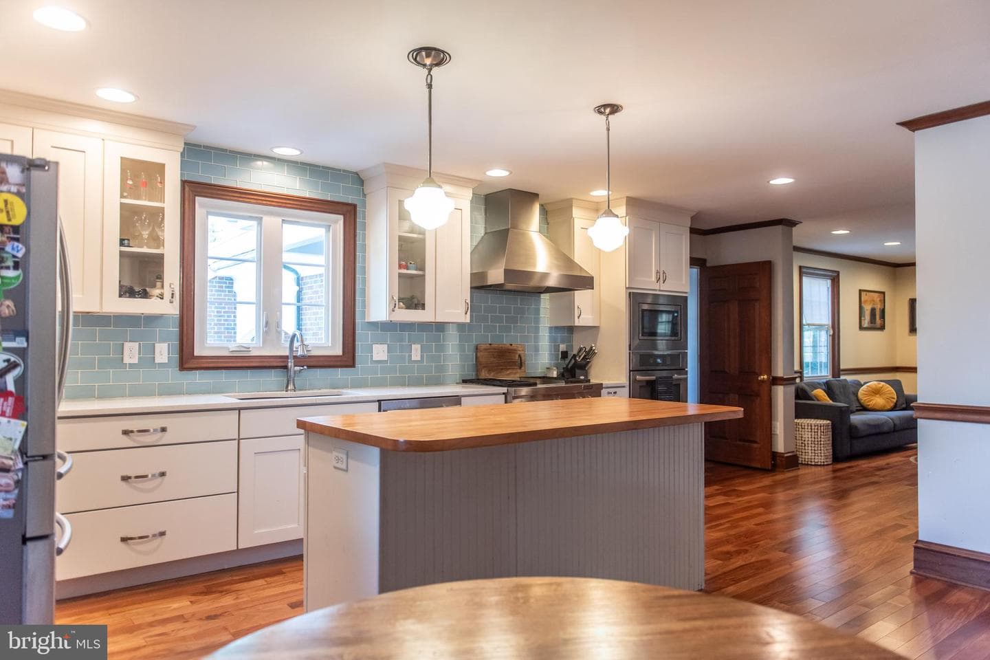 371 Elm Avenue photo 8