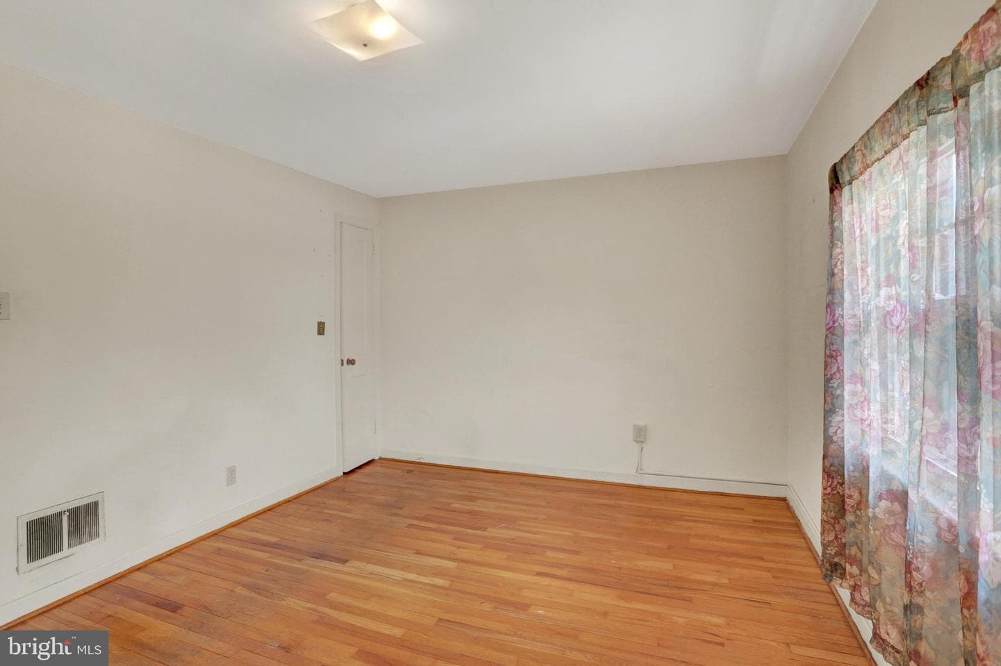 2473 Berryhill Street photo 19
