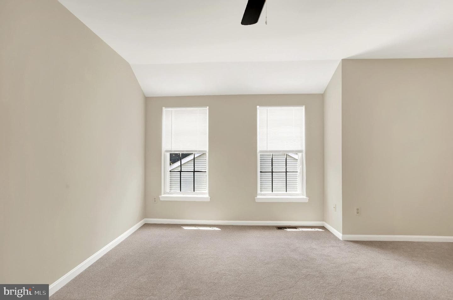 1807 Wexford Road photo 24