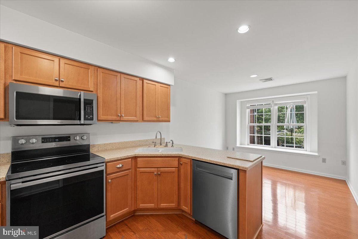 89 Cambridge Drive photo 8