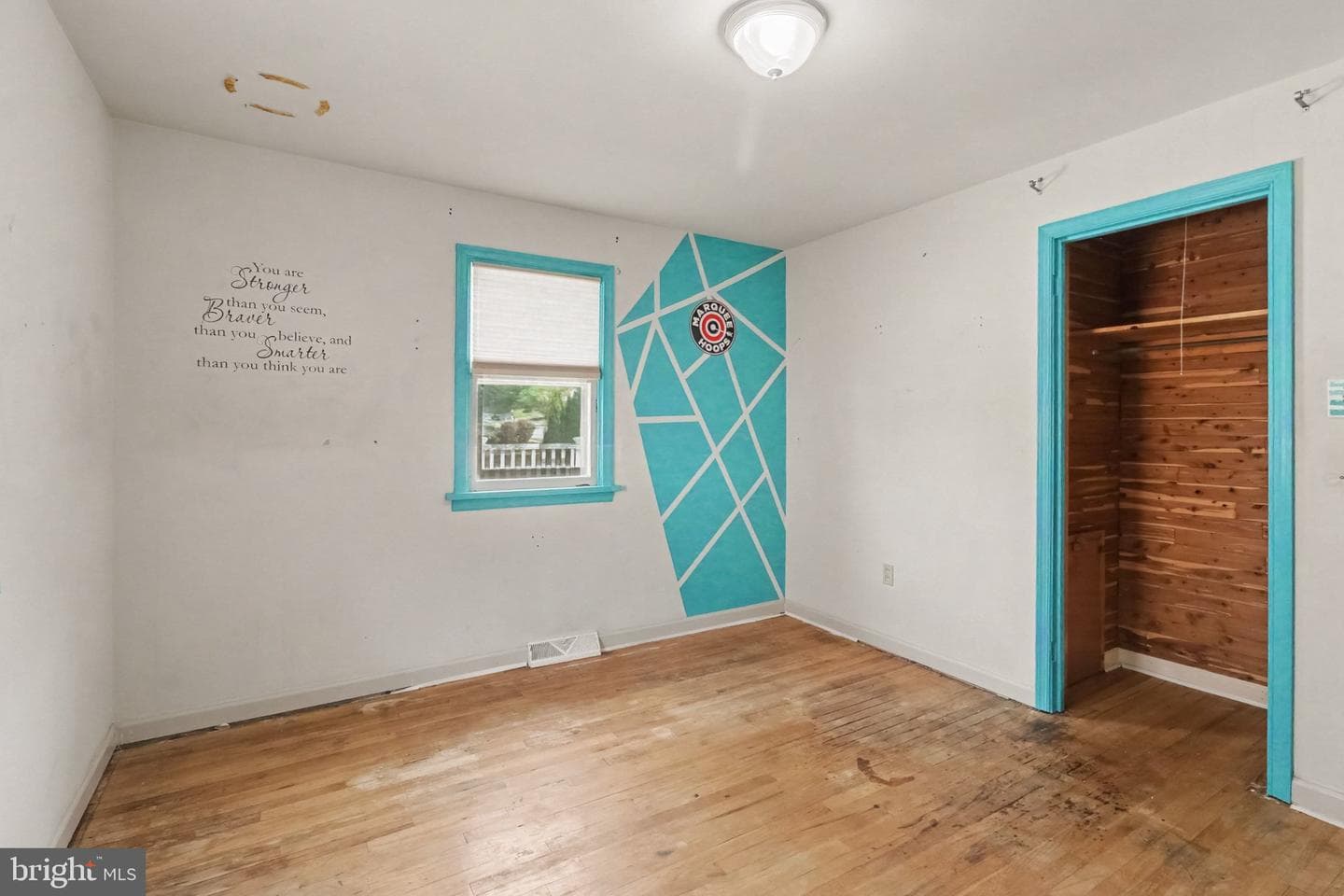 7050 Jefferson Street photo 21