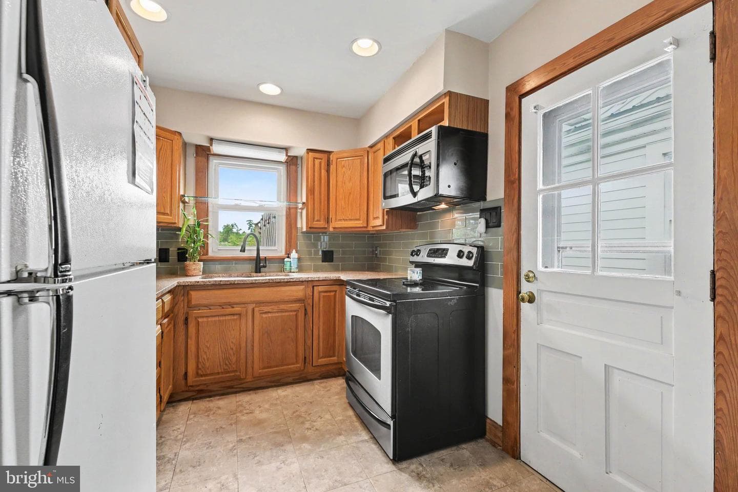 3325 Sunnyside Avenue photo 11