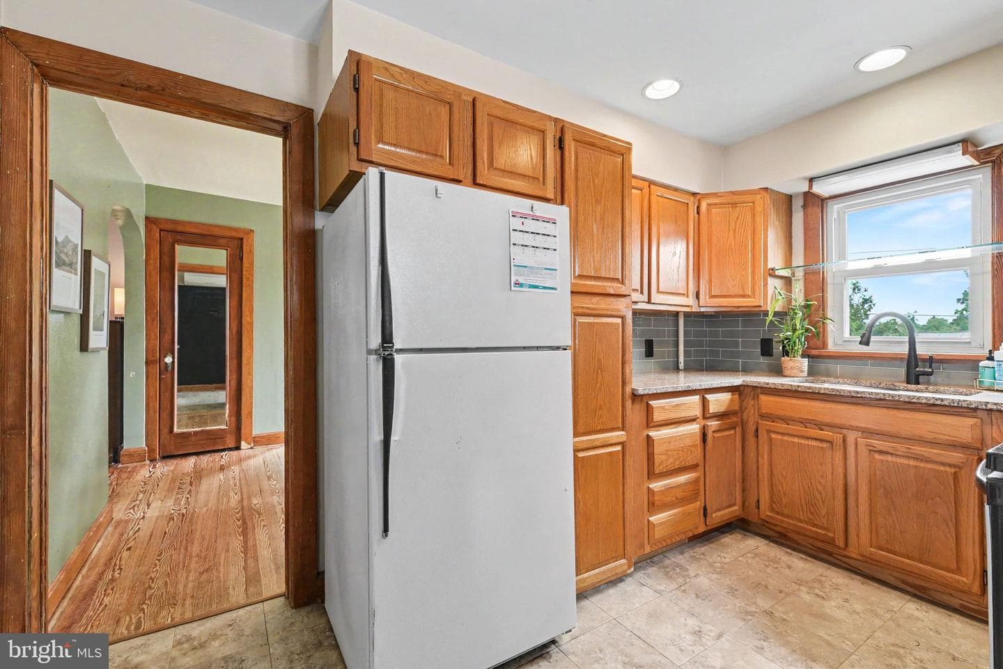3325 Sunnyside Avenue photo 9
