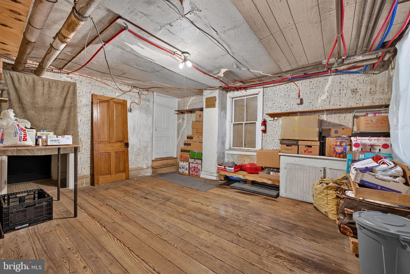 128 E Market St photo 39