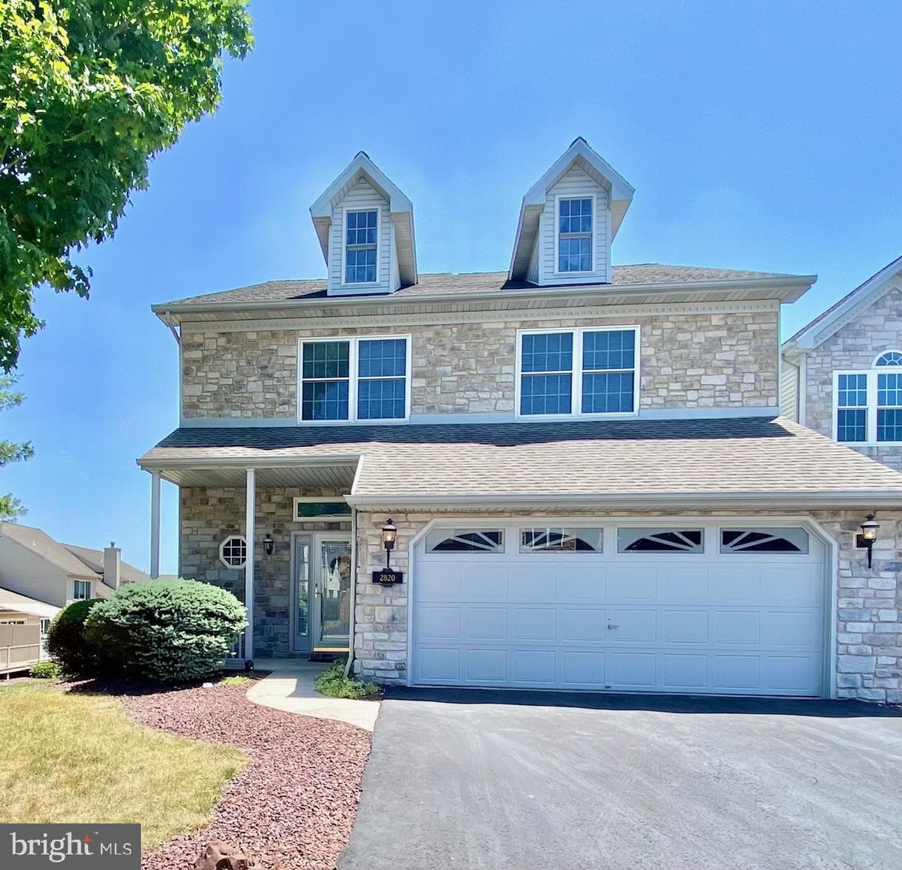 2820 Oakwood Dr photo 1
