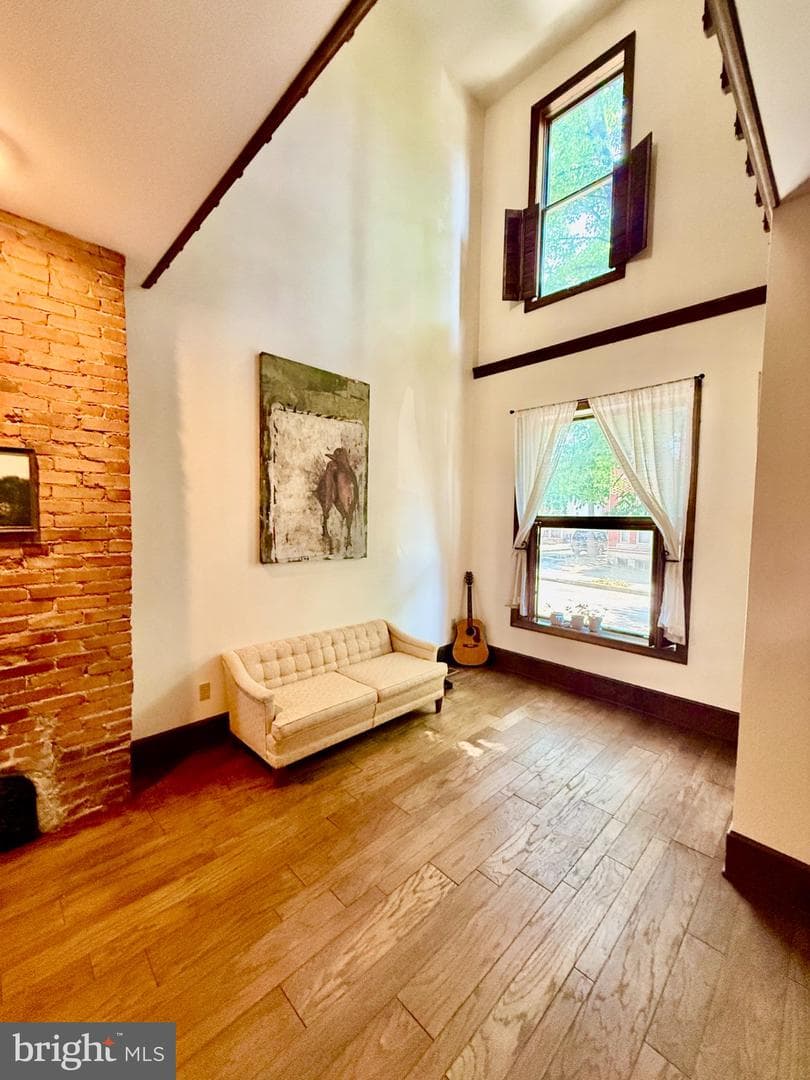 204 Hamilton Street photo 9