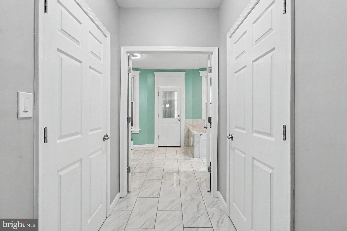 222 Emerald Street photo 18