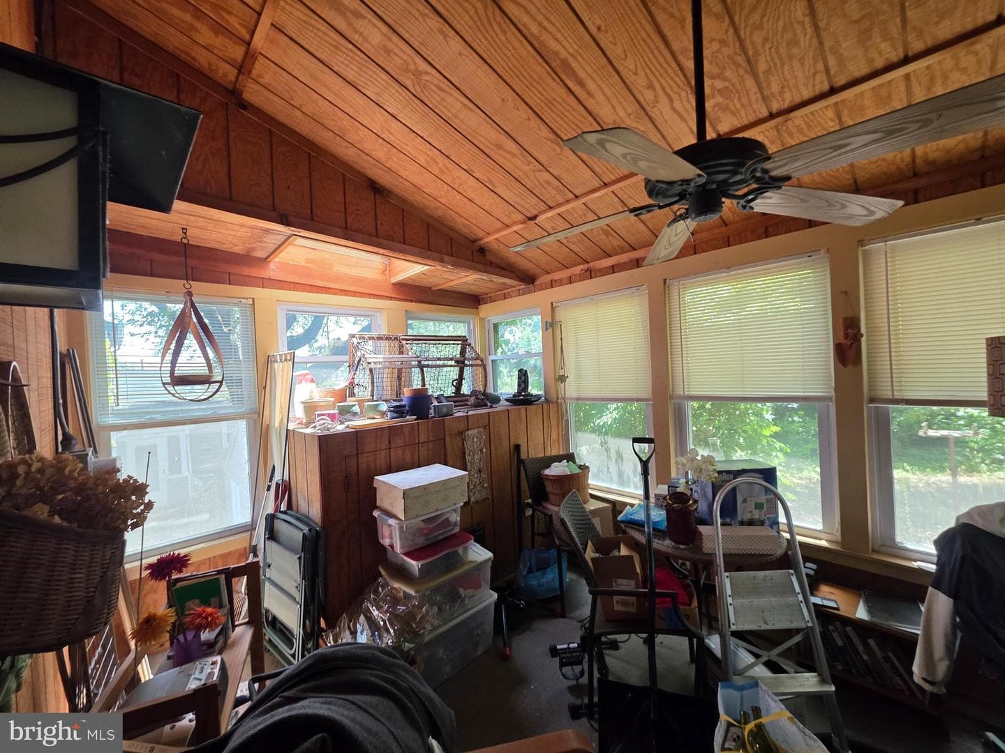 534 Benton Street photo 16