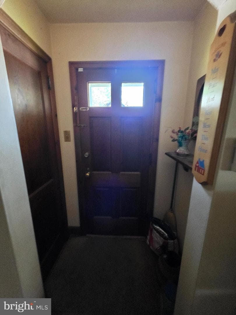 534 Benton Street photo 8