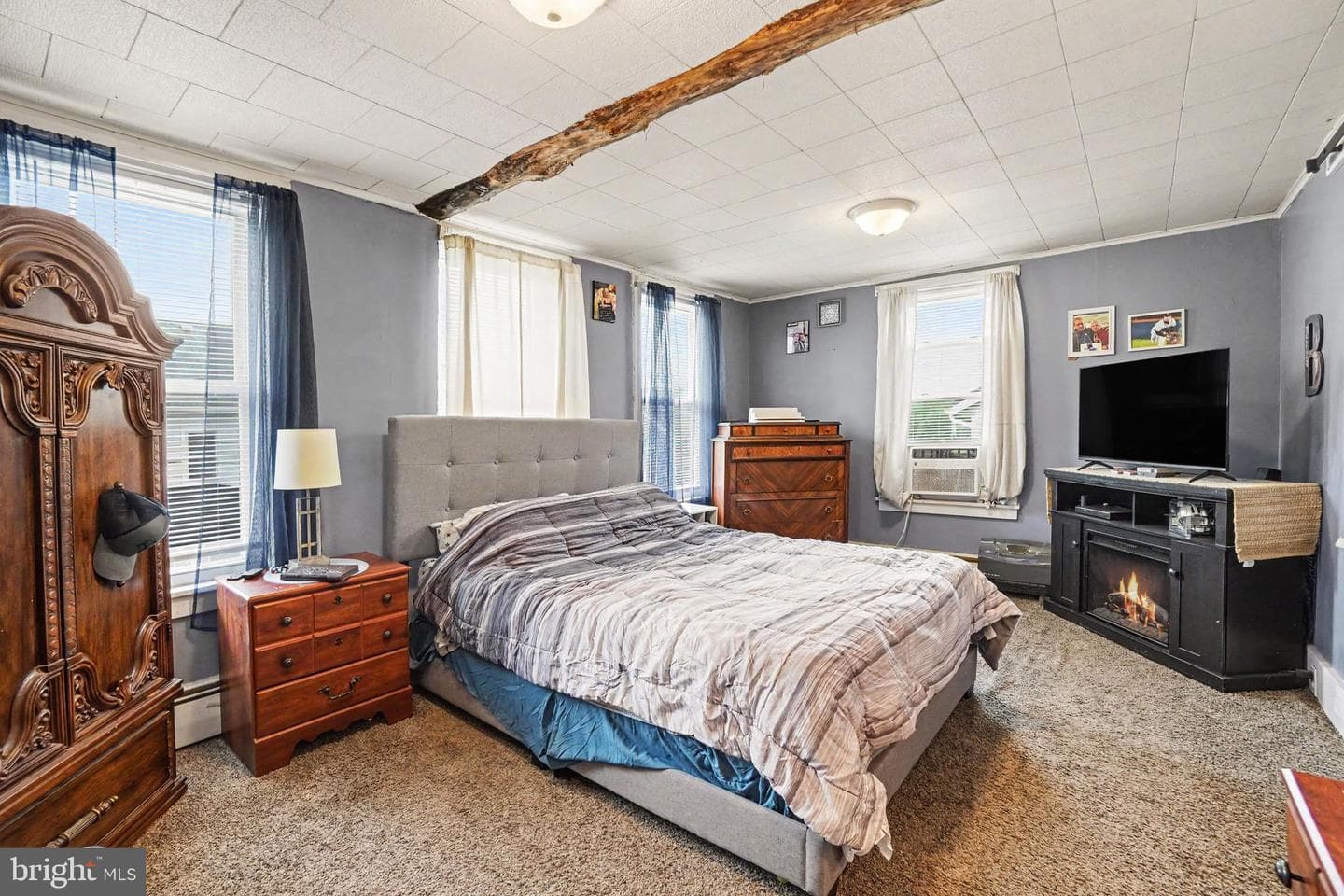 411 Elizabeth Street photo 16