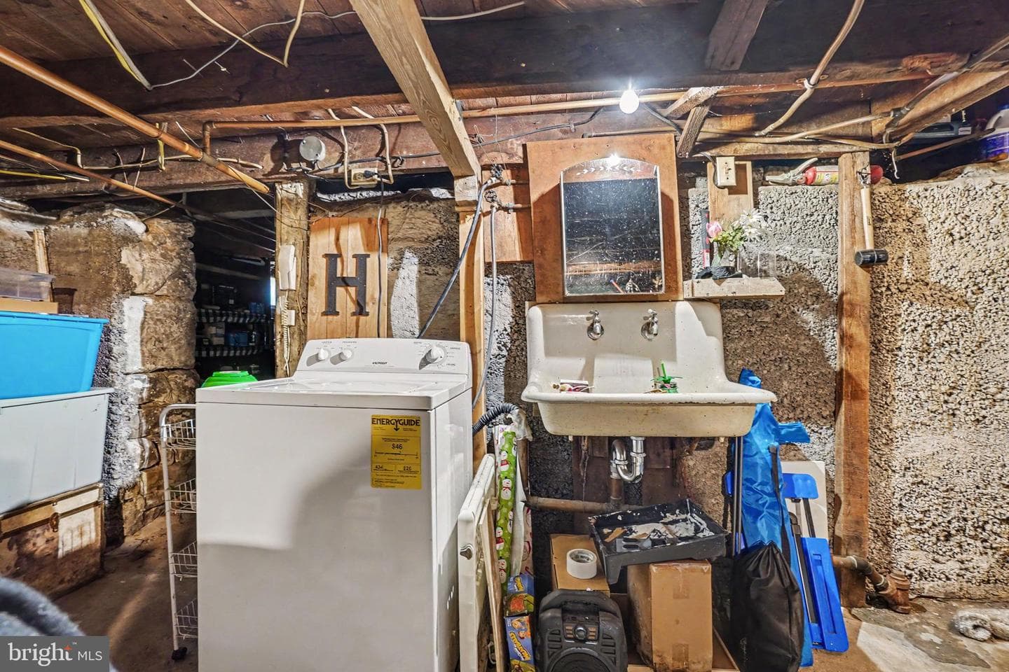 411 Elizabeth Street photo 21