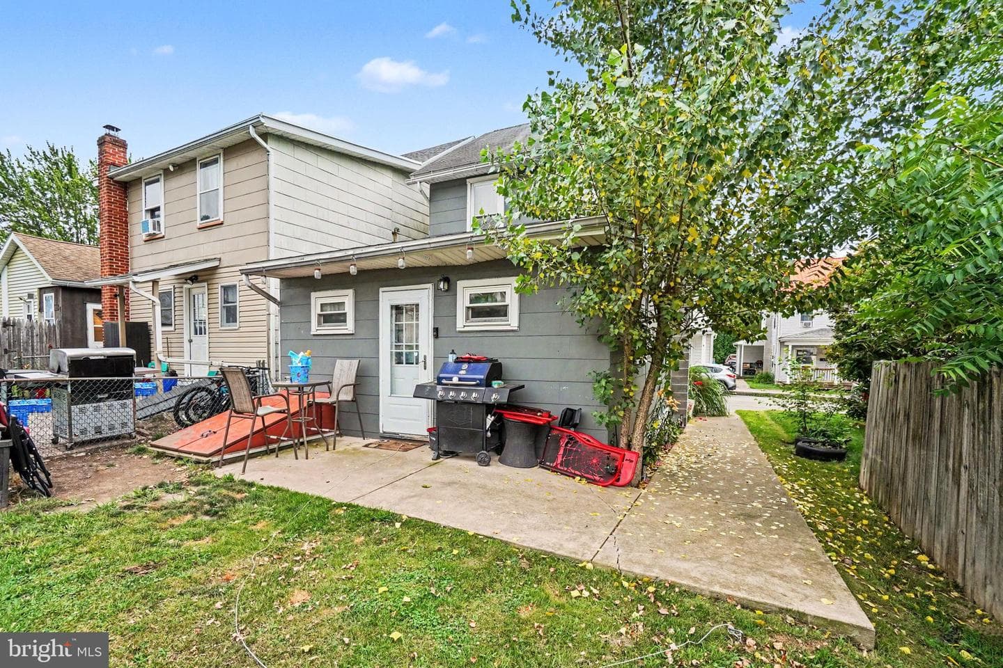 411 Elizabeth Street photo 22