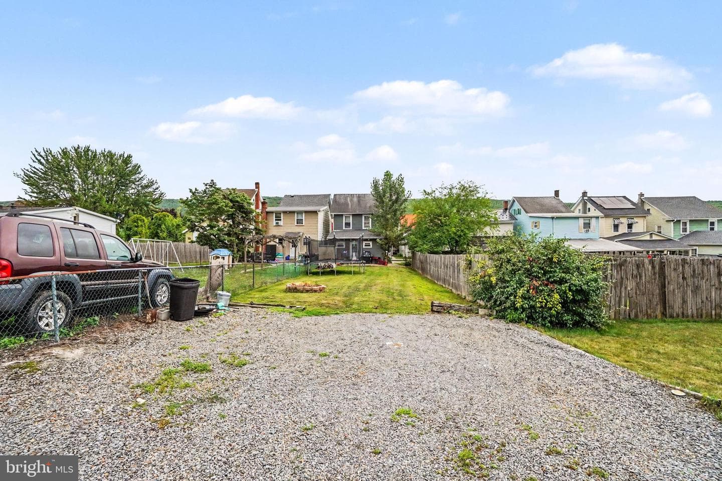 411 Elizabeth Street photo 24