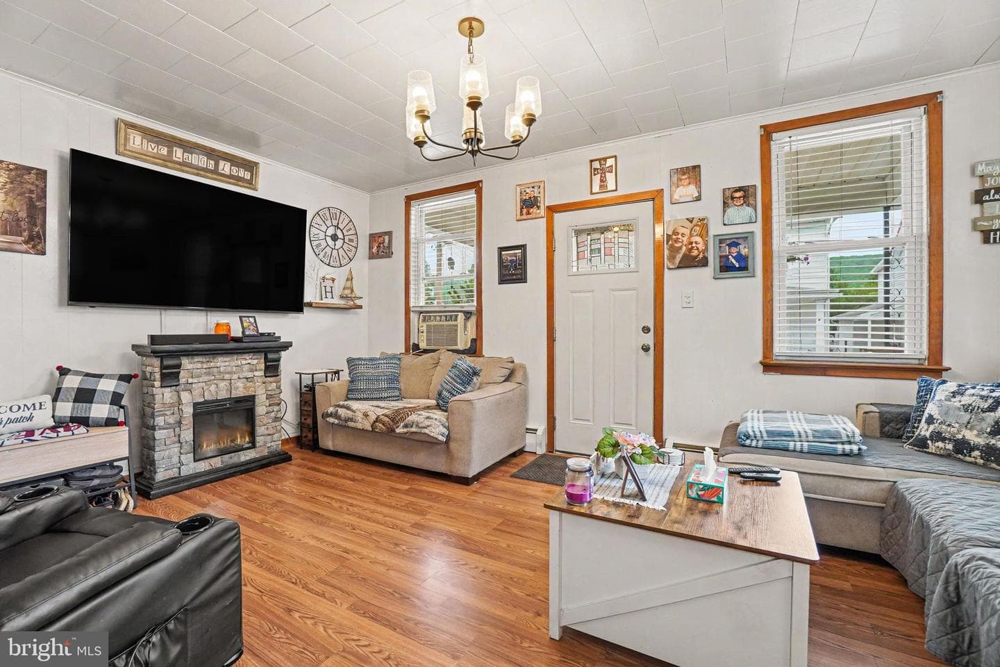 411 Elizabeth Street photo 6