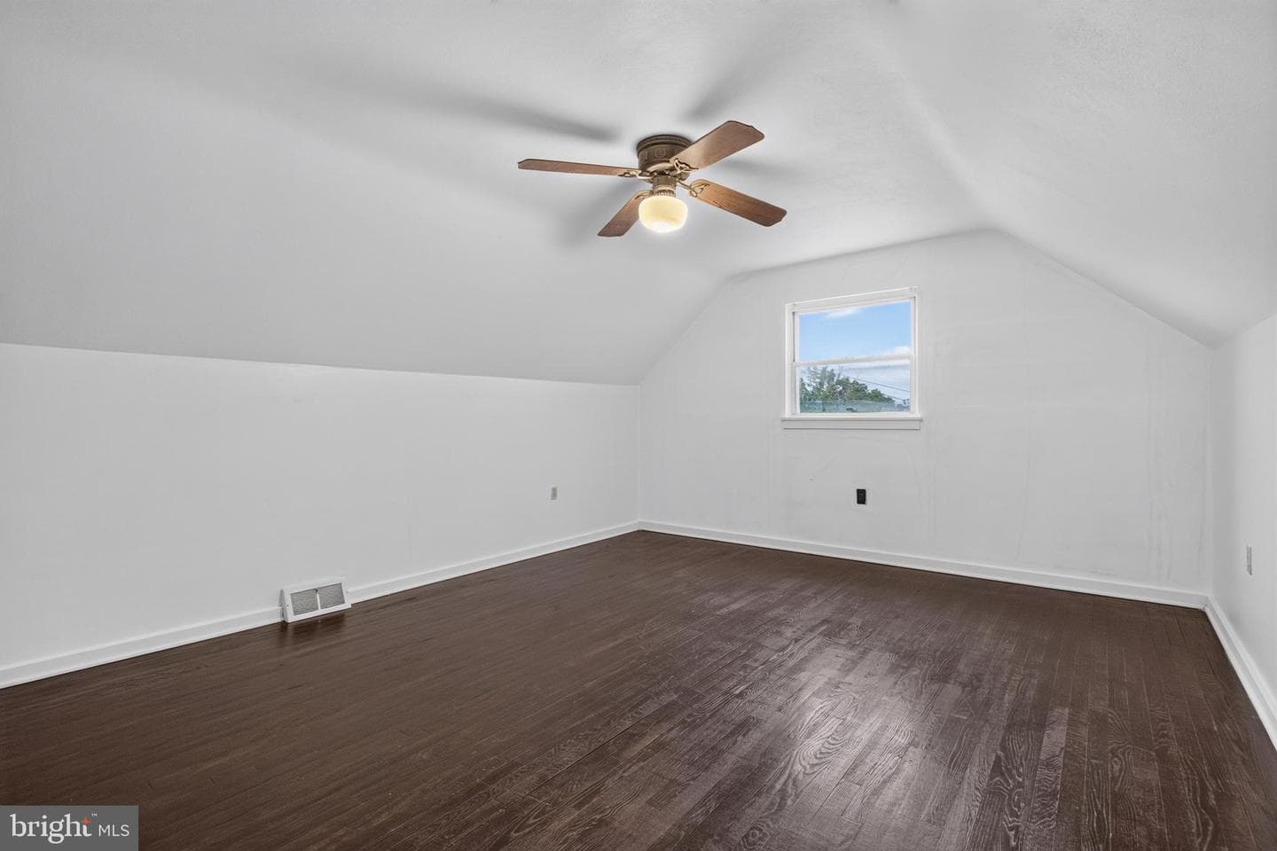 5595 Arminda Street photo 21