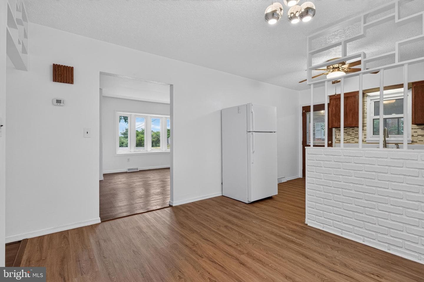 5595 Arminda Street photo 7
