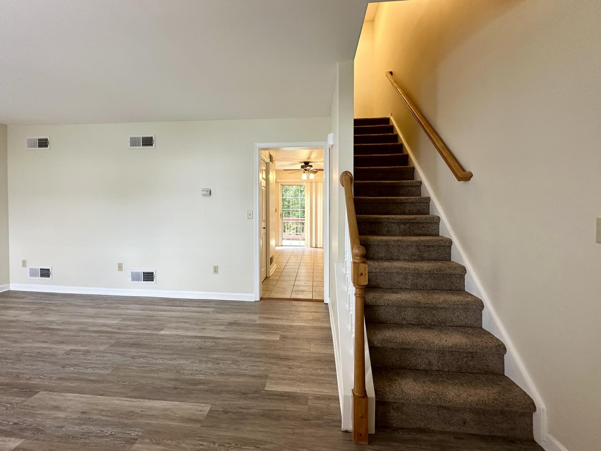 556 Downington Court photo 4