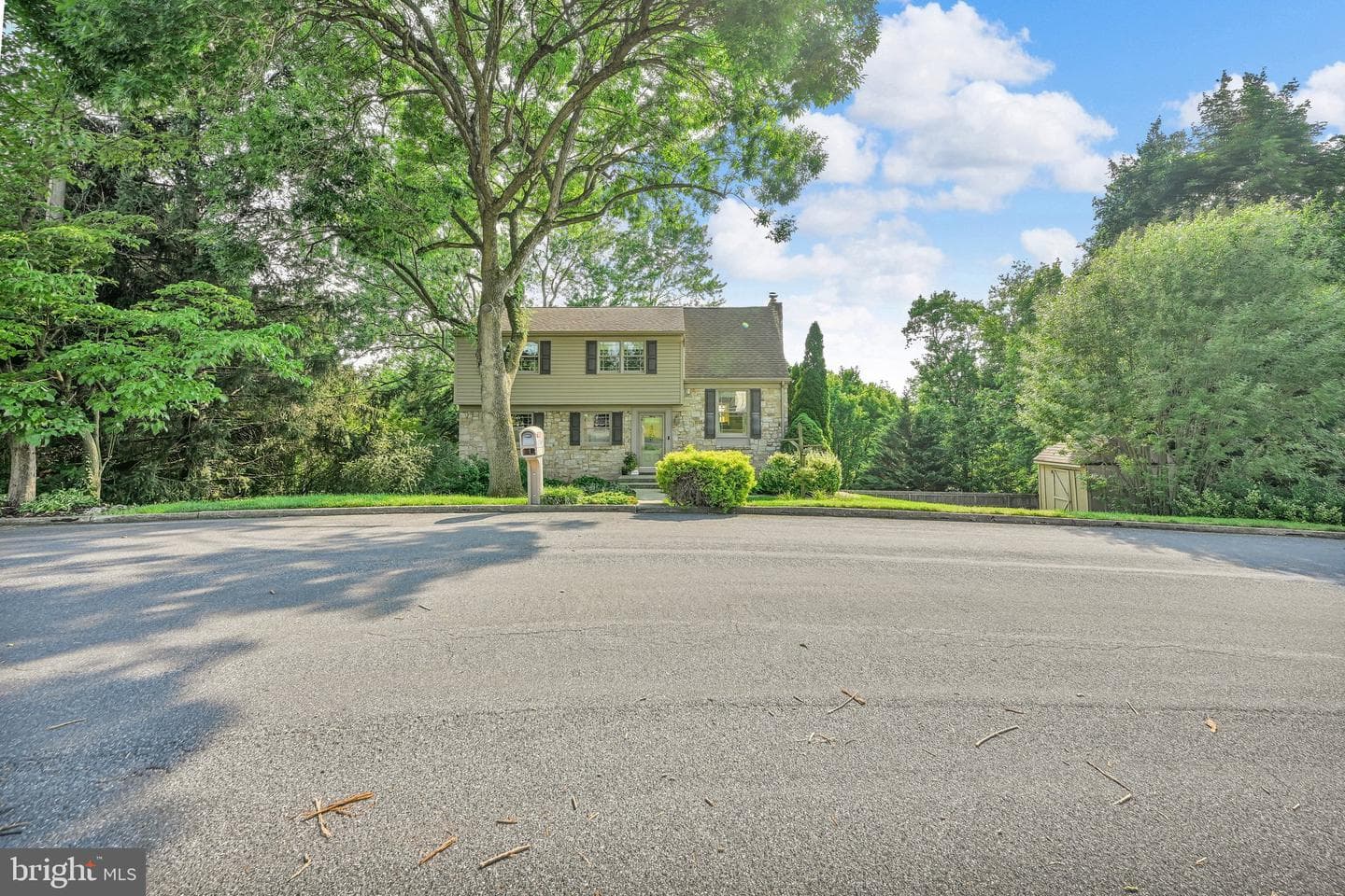 8 Sycamore Road photo 4