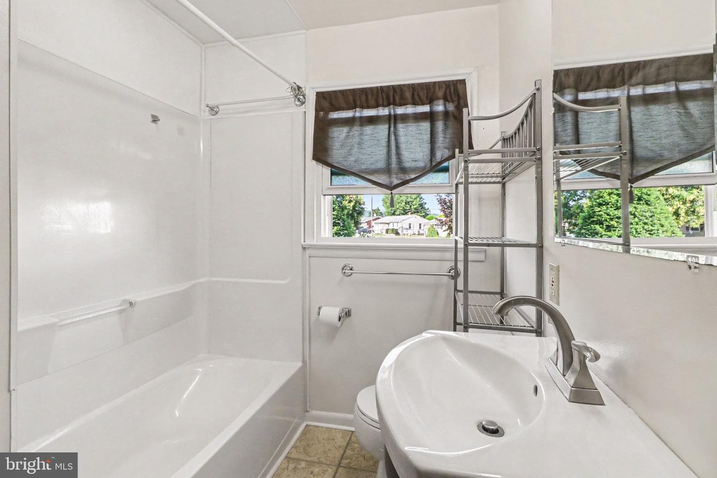 100 Nissley Drive photo 12