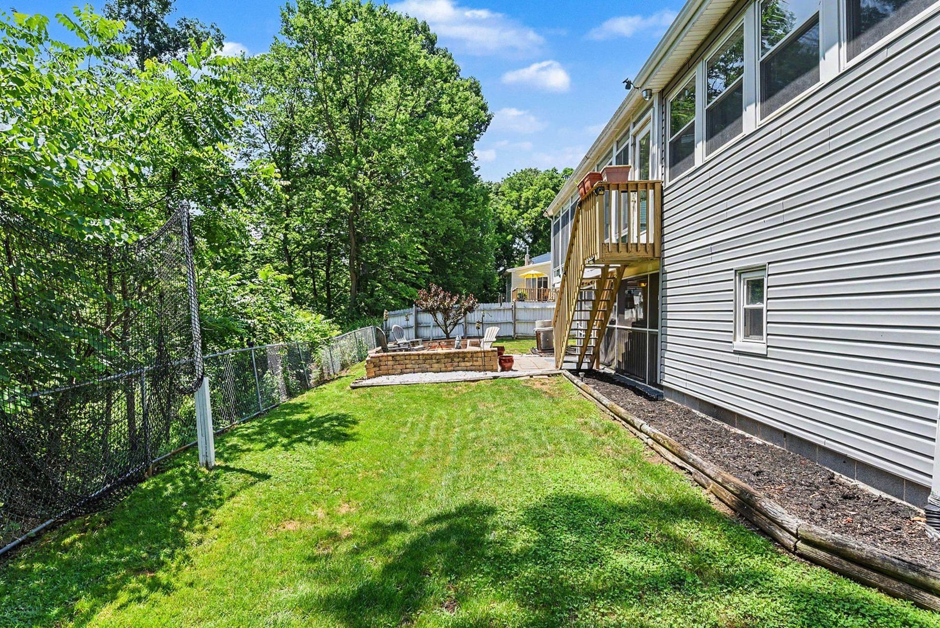 992 Martin Lane photo 41