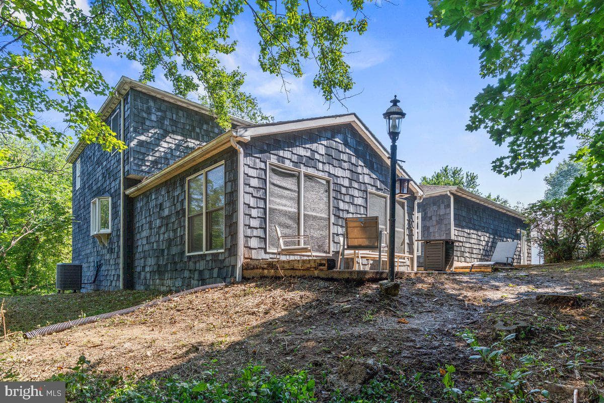 4317 Winthrop Drive photo 6