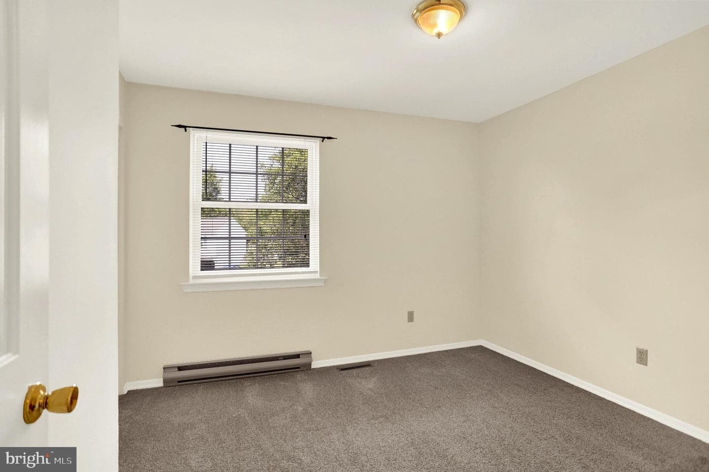 609 Lancaster Avenue photo 33