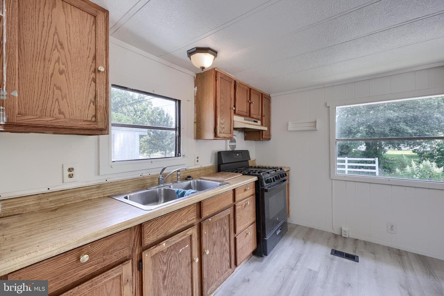 410 Willow Street photo 16