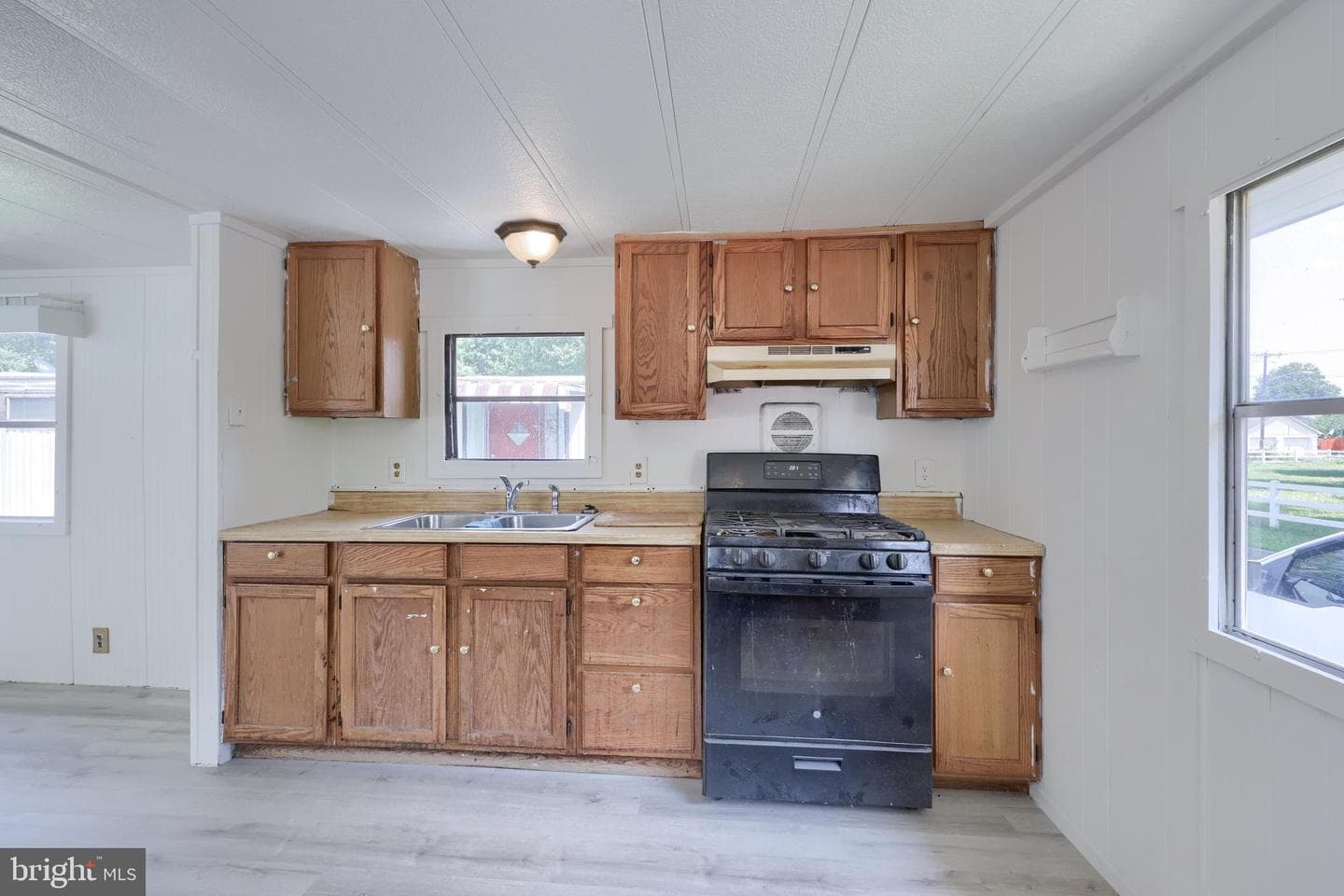 410 Willow Street photo 5