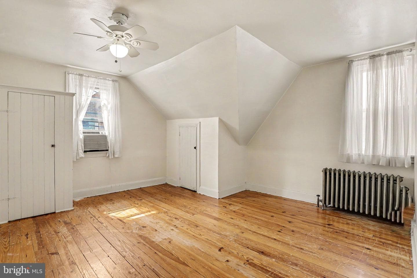 4001 Locust Lane photo 14
