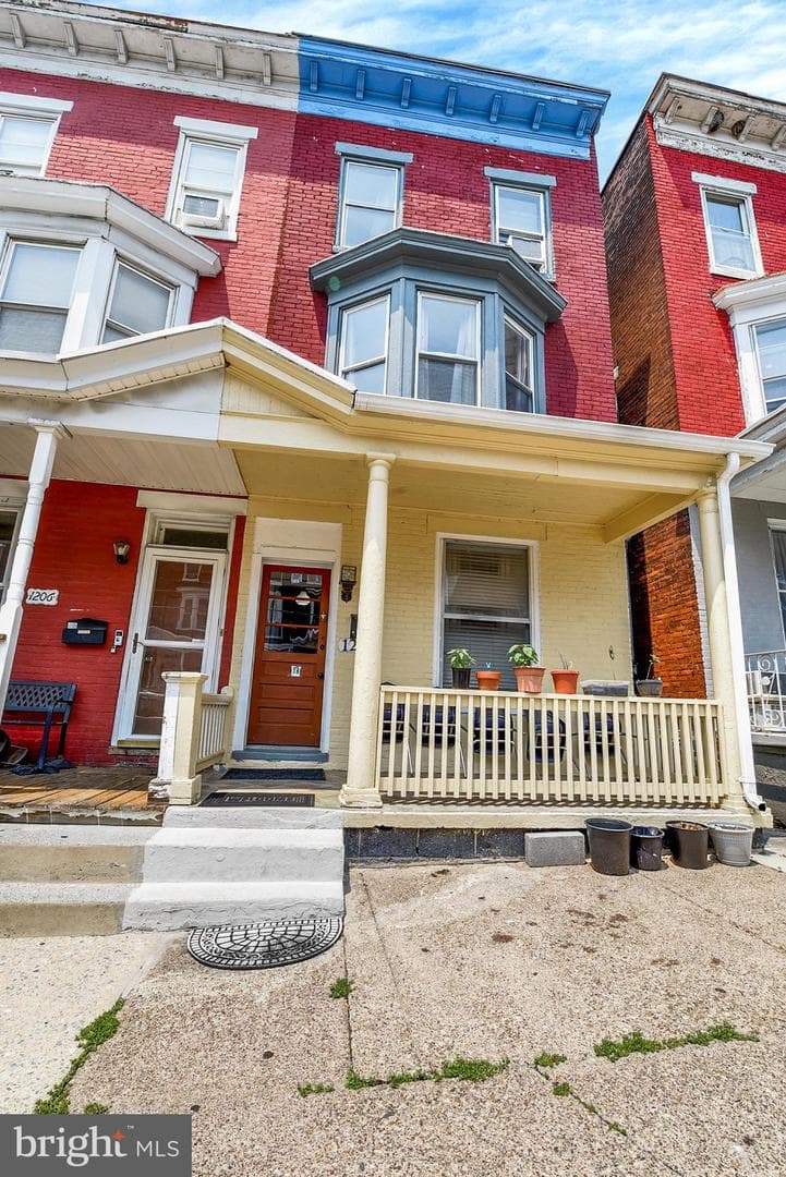 1208 Walnut Street photo 2