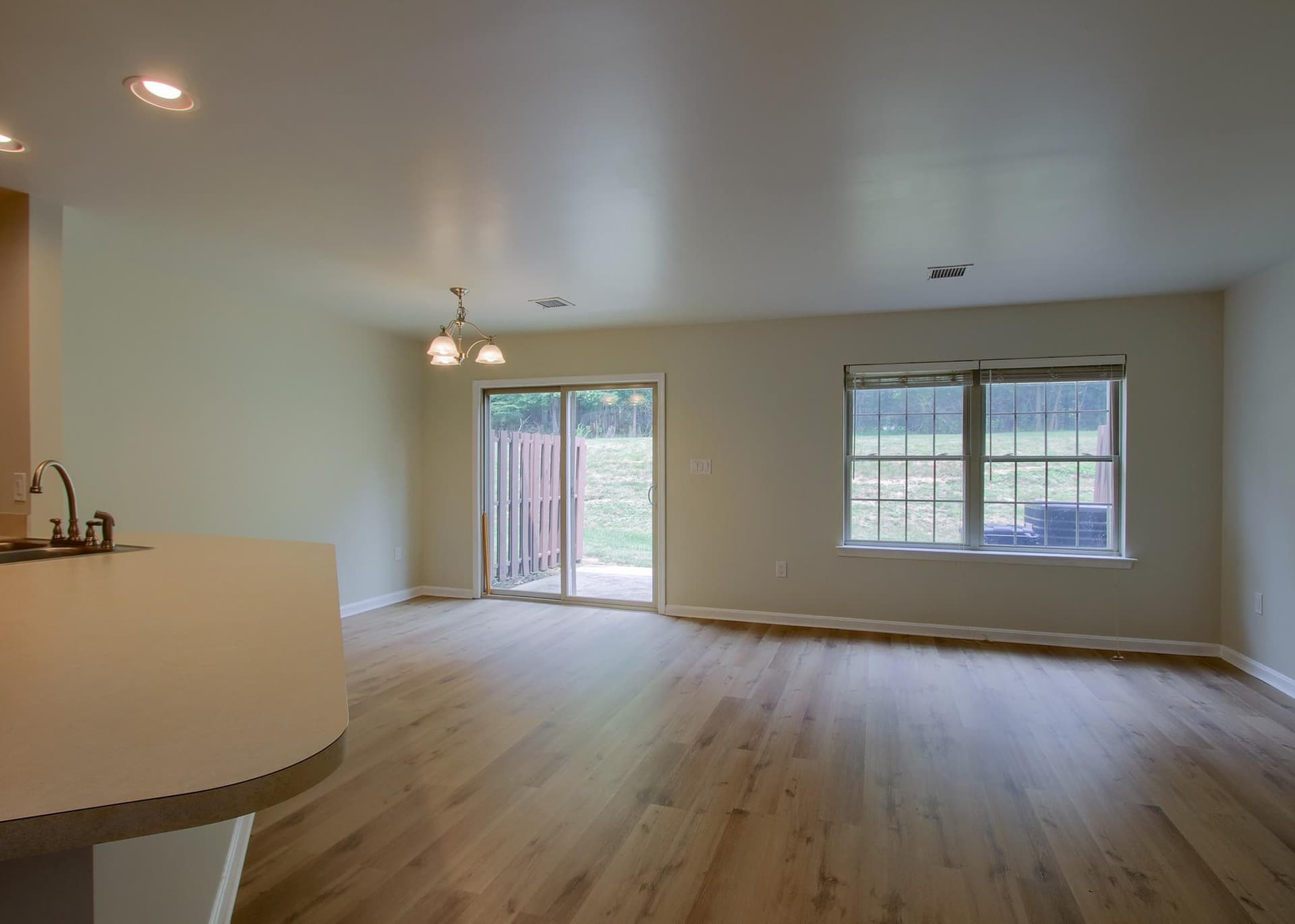 630 Glenbrook Drive photo 4