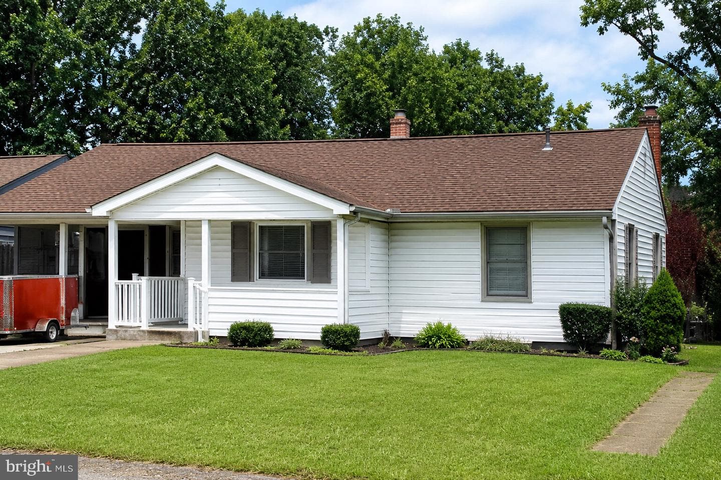 565 Lebo Street photo 3