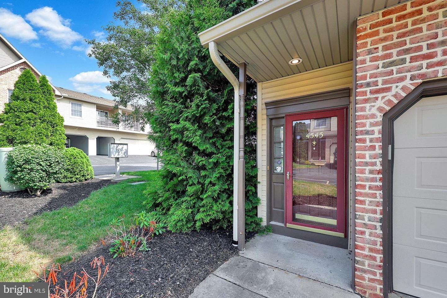 4545 Deer Path Road photo 4