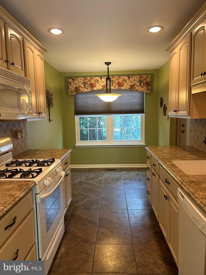 6262 Spring Knoll Drive photo 5