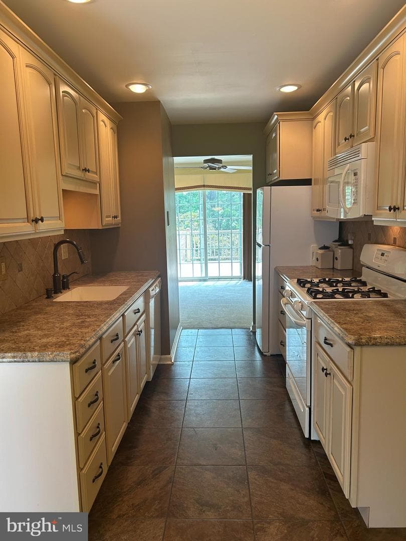 6262 Spring Knoll Drive photo 9