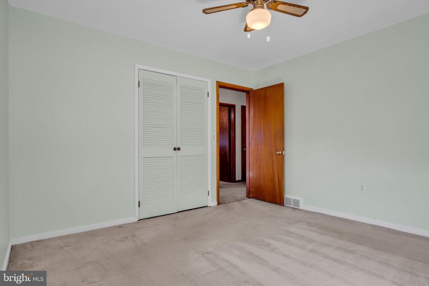 5 James Street photo 17