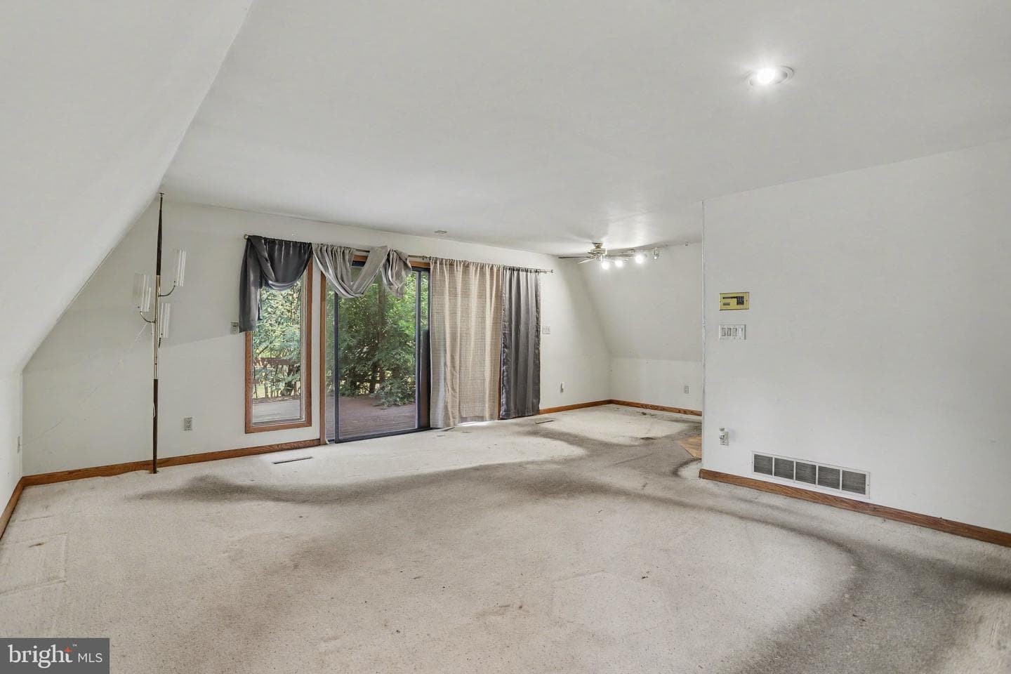 299 Mushroom Hill Road photo 4