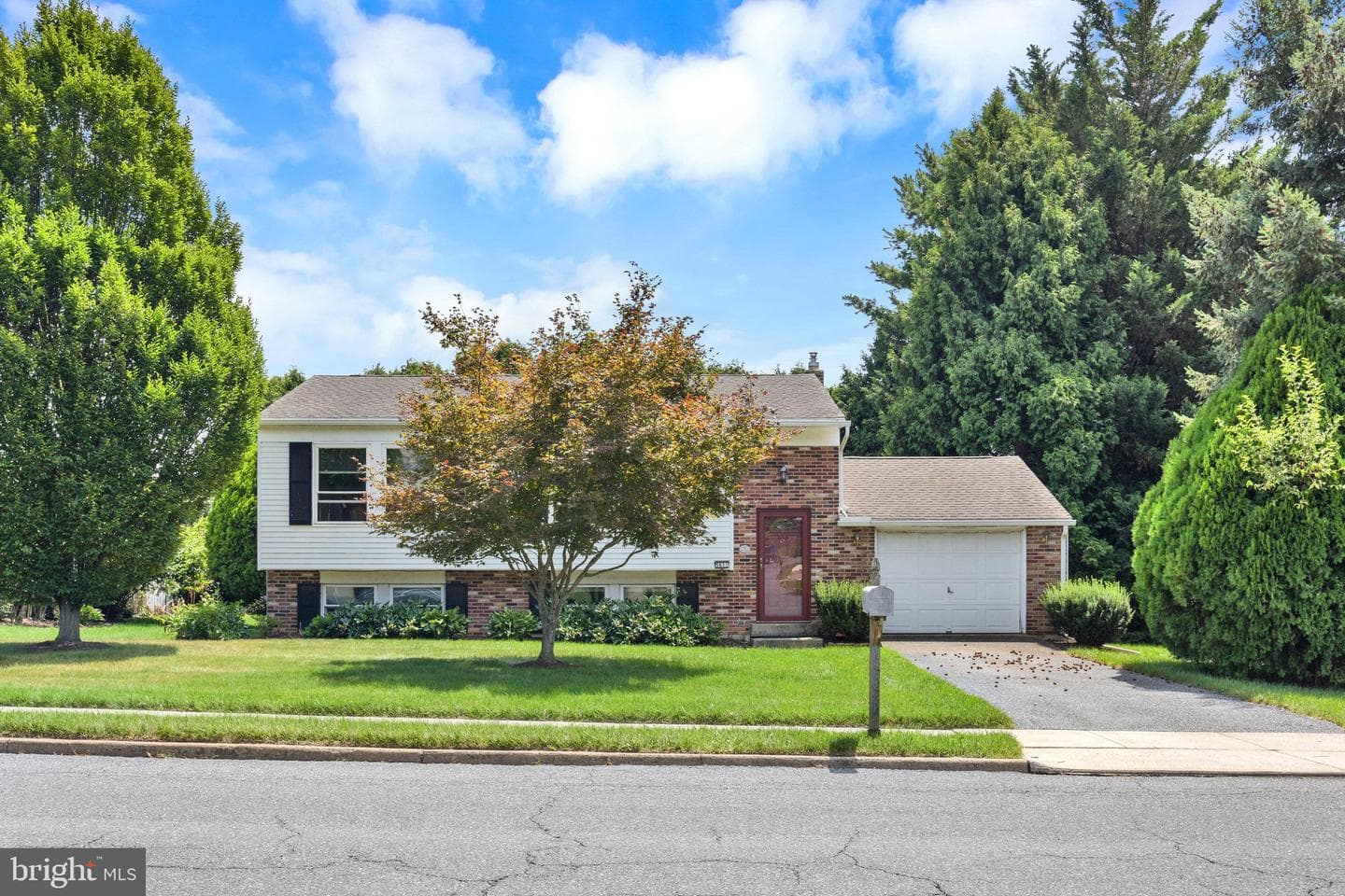 5611 Lancaster Street photo 1