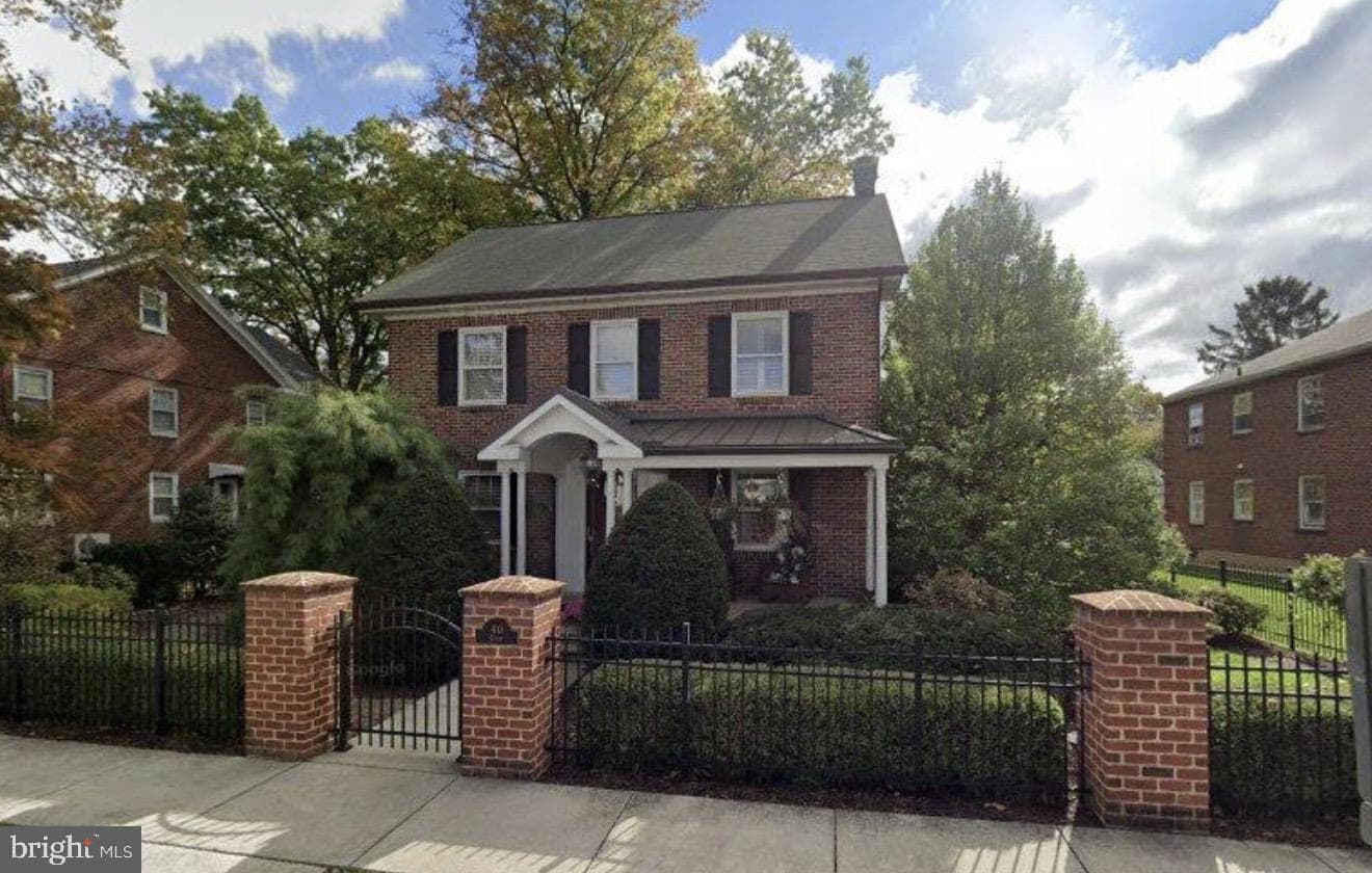 40 Cedar Avenue photo 1