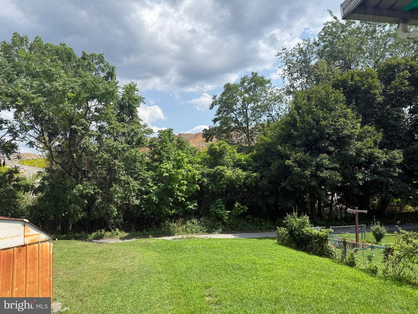 532 Ridge Street photo 3