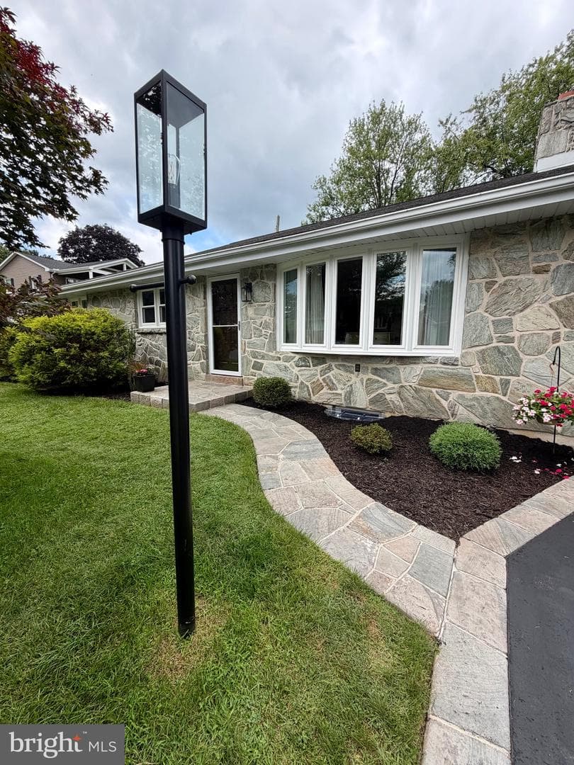 458 Leearden Road photo 1