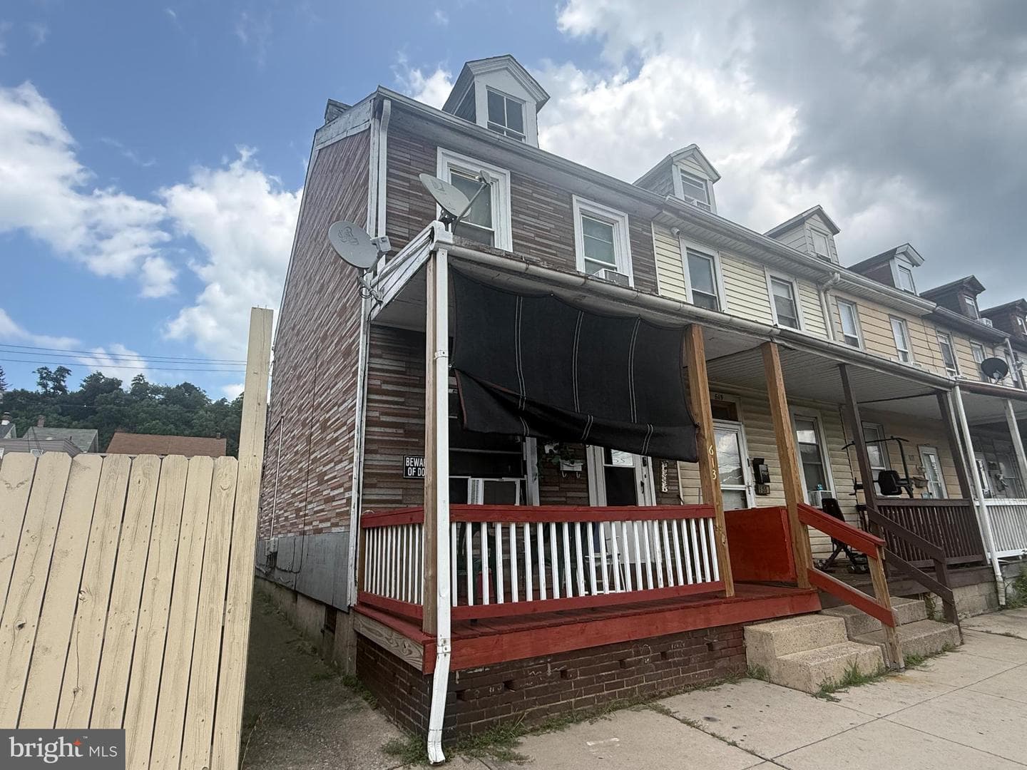 613 S Front Street photo 1