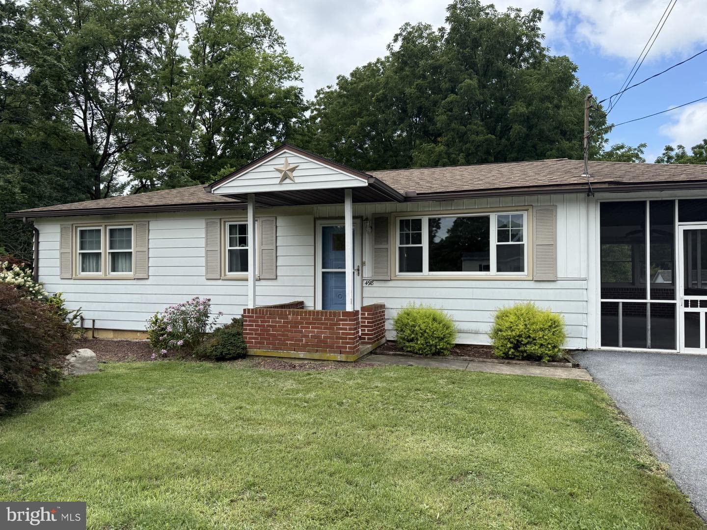498 Middletown Road photo 1
