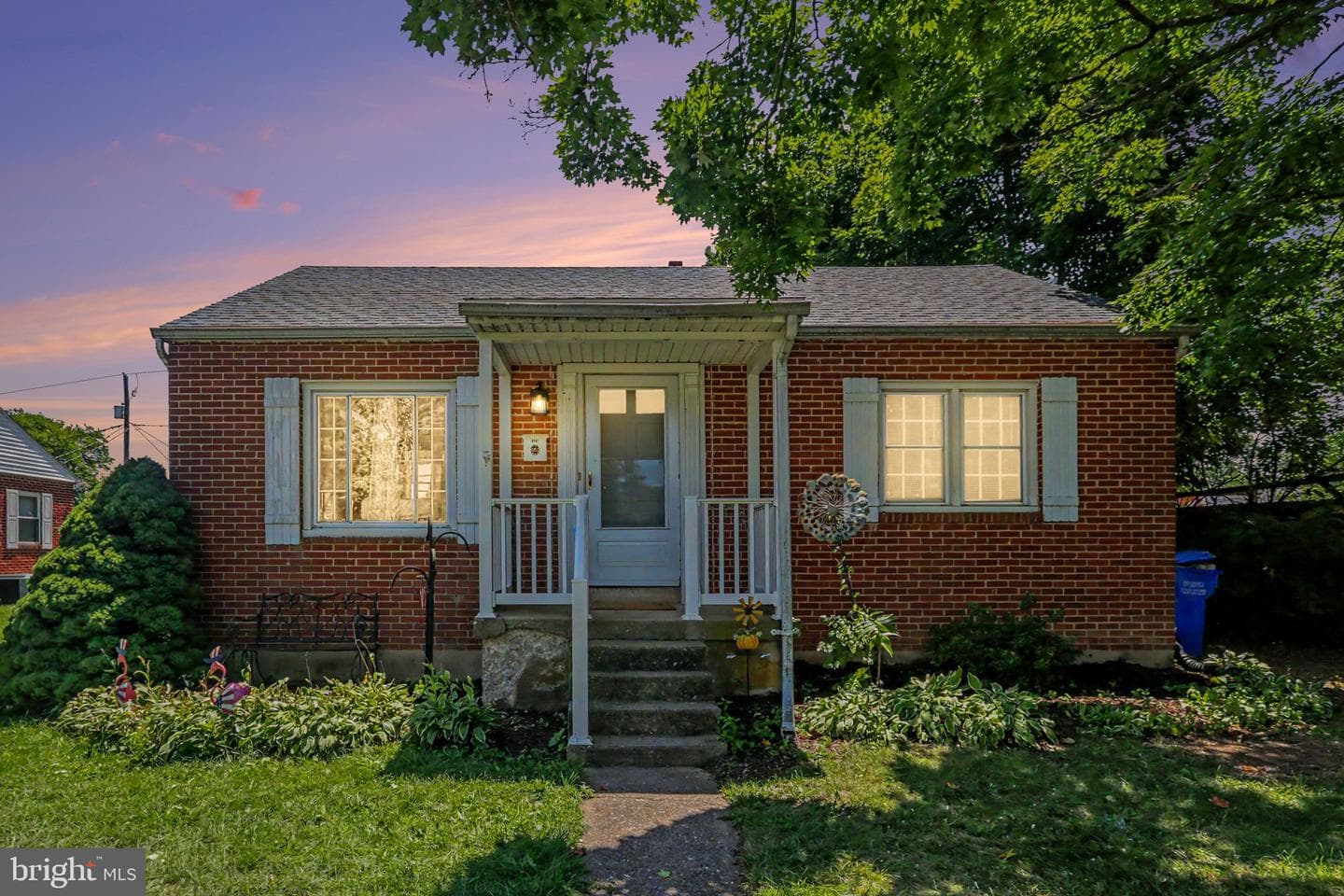 6411 Somerset Street photo 1