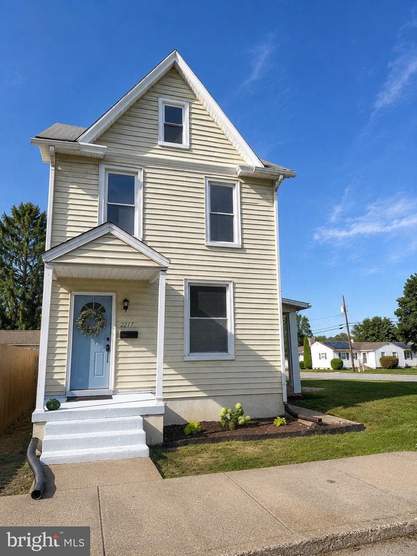2217 3rd Street photo 1