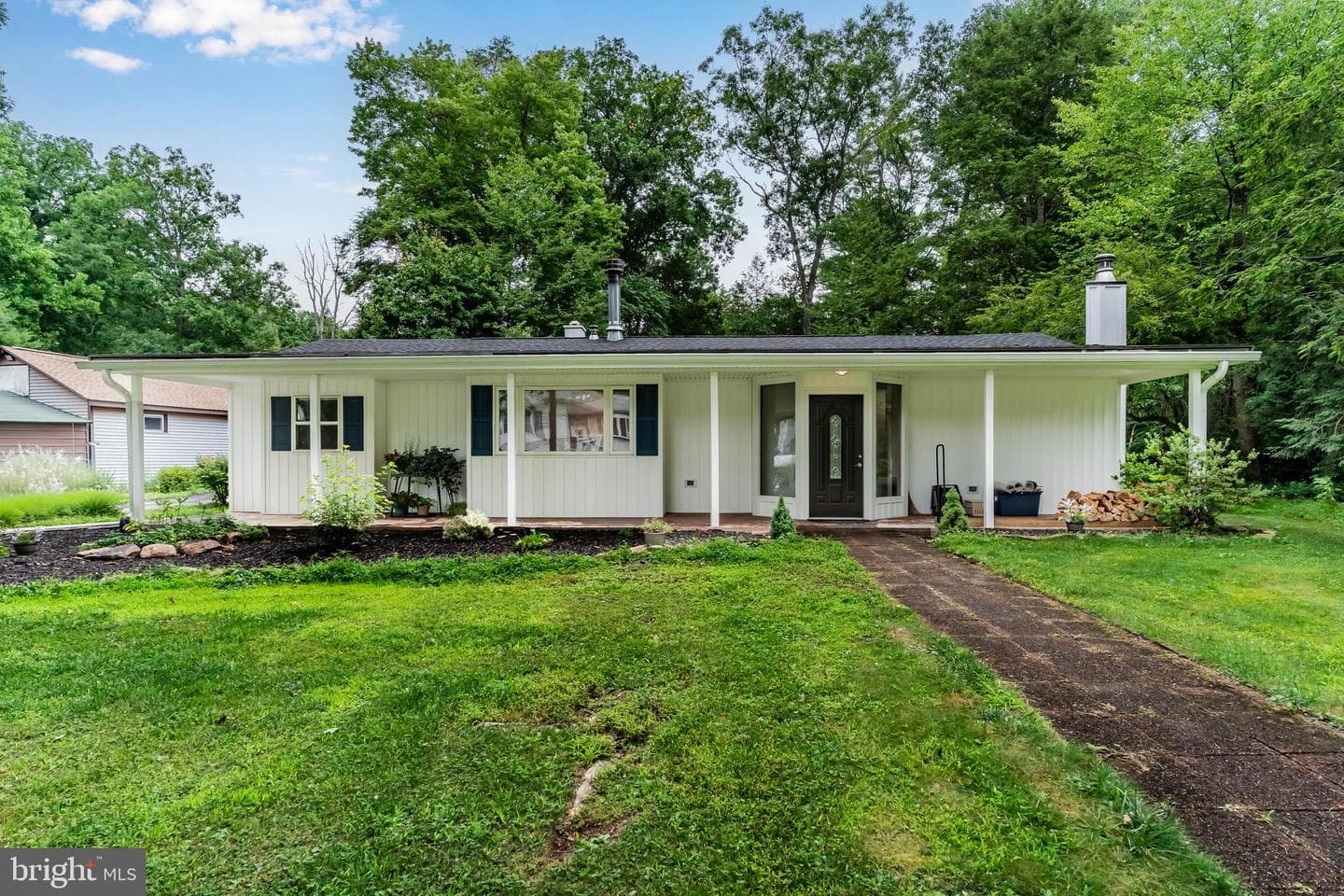 1713 Laurel Road photo 1