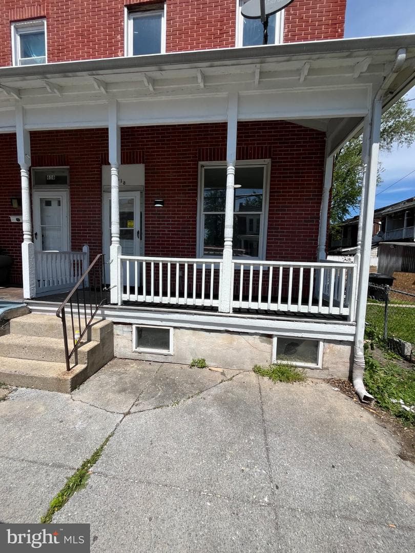618 Seneca Street photo 1