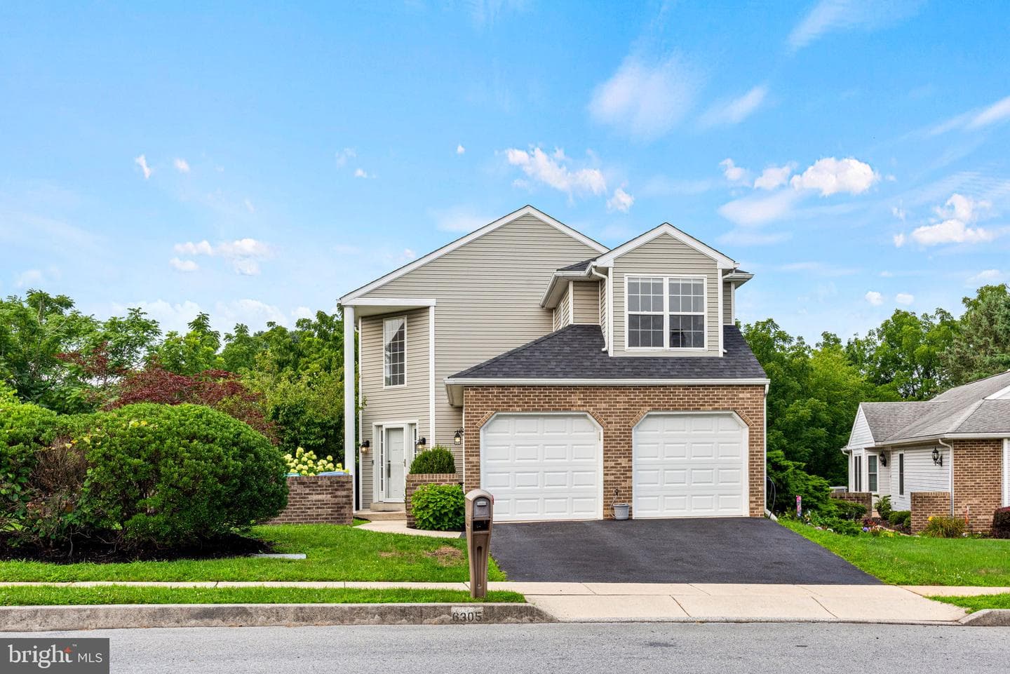 6305 S Highlands Circle photo 1